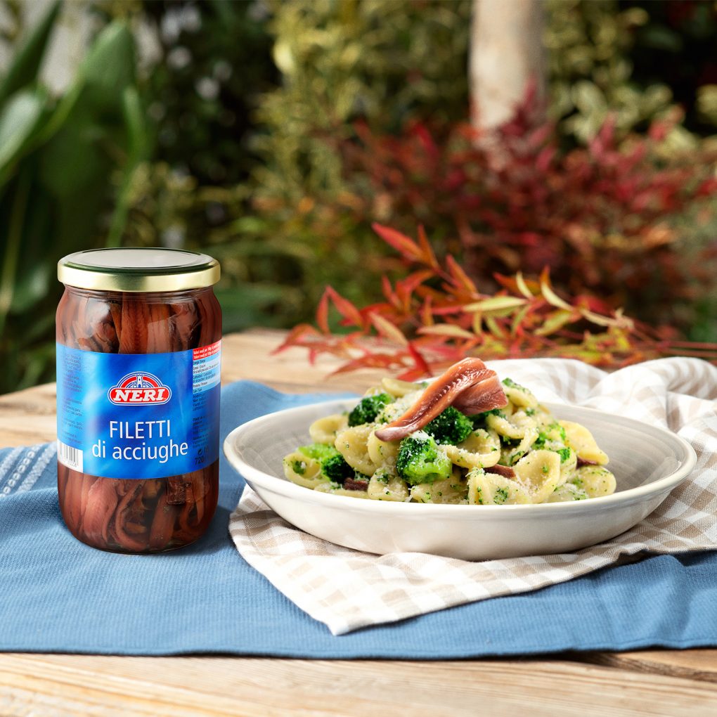 Pasta con broccoli e acciughe